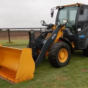 2018 JOHN DEERE 204L